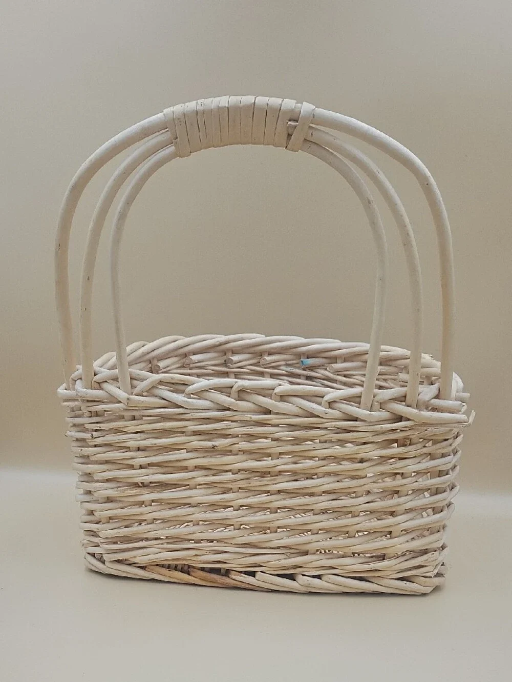 N/A woven basket